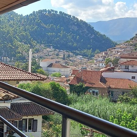 Guest House Bumbli Берат Екстериор снимка