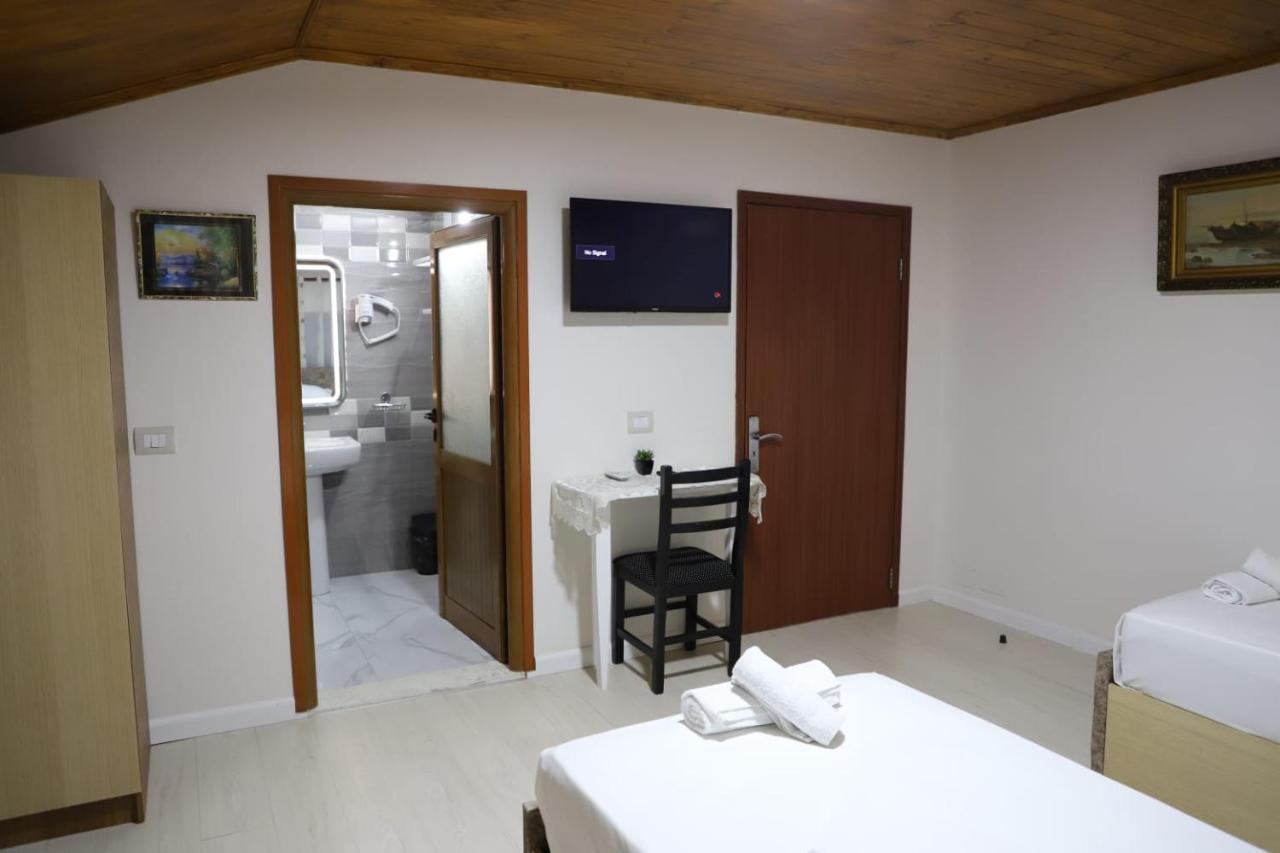Guest House Bumbli Берат Екстериор снимка