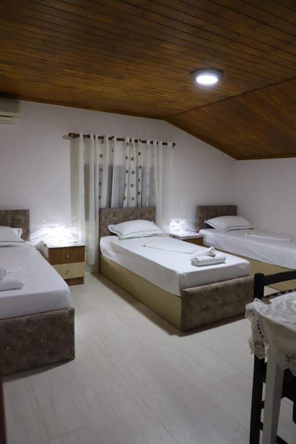 Guest House Bumbli Берат Екстериор снимка