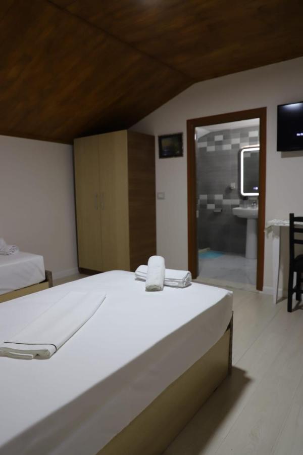 Guest House Bumbli Берат Екстериор снимка