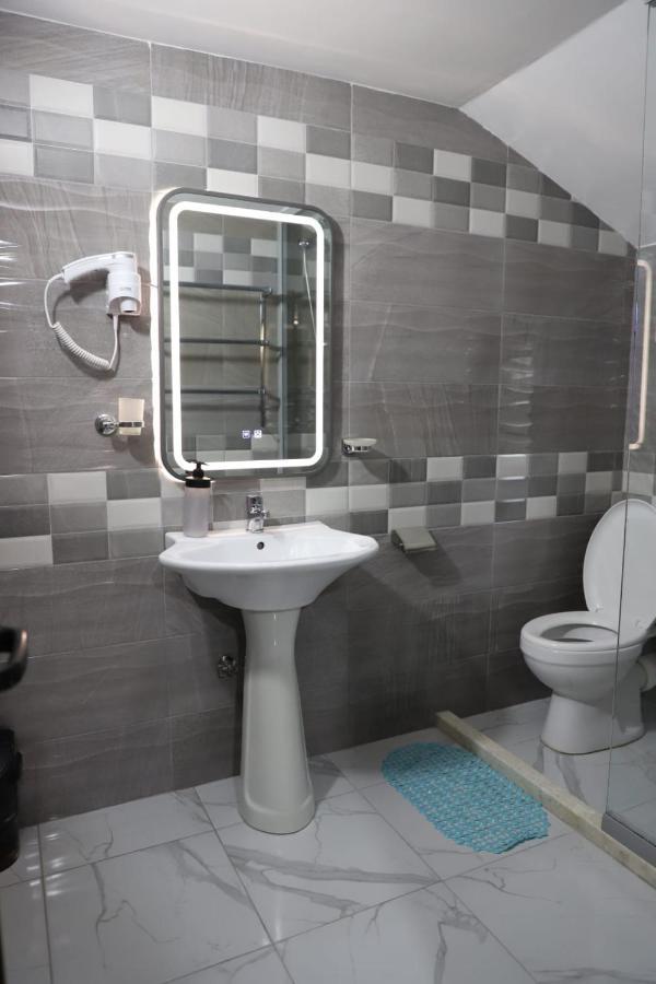 Guest House Bumbli Берат Екстериор снимка