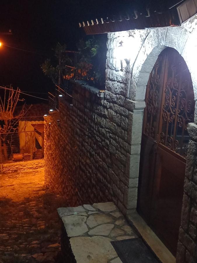 Guest House Bumbli Берат Стая снимка