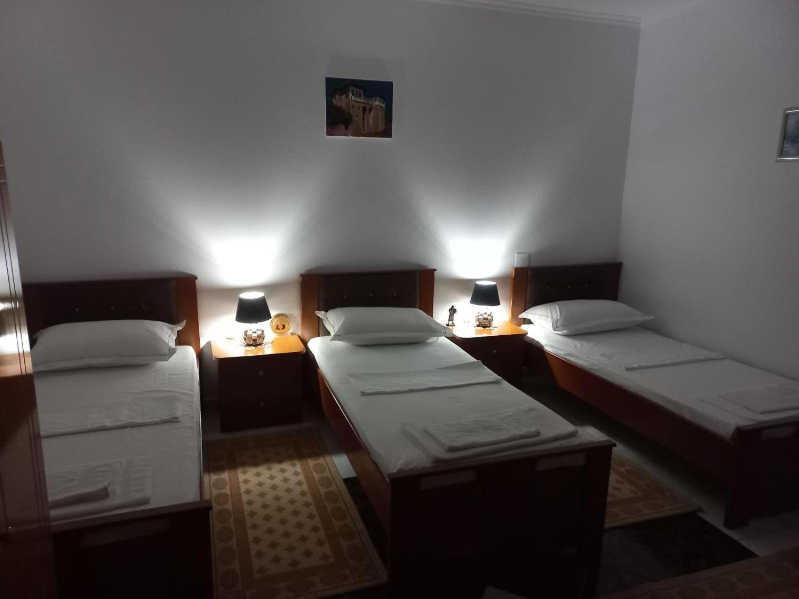 Guest House Bumbli Берат Стая снимка