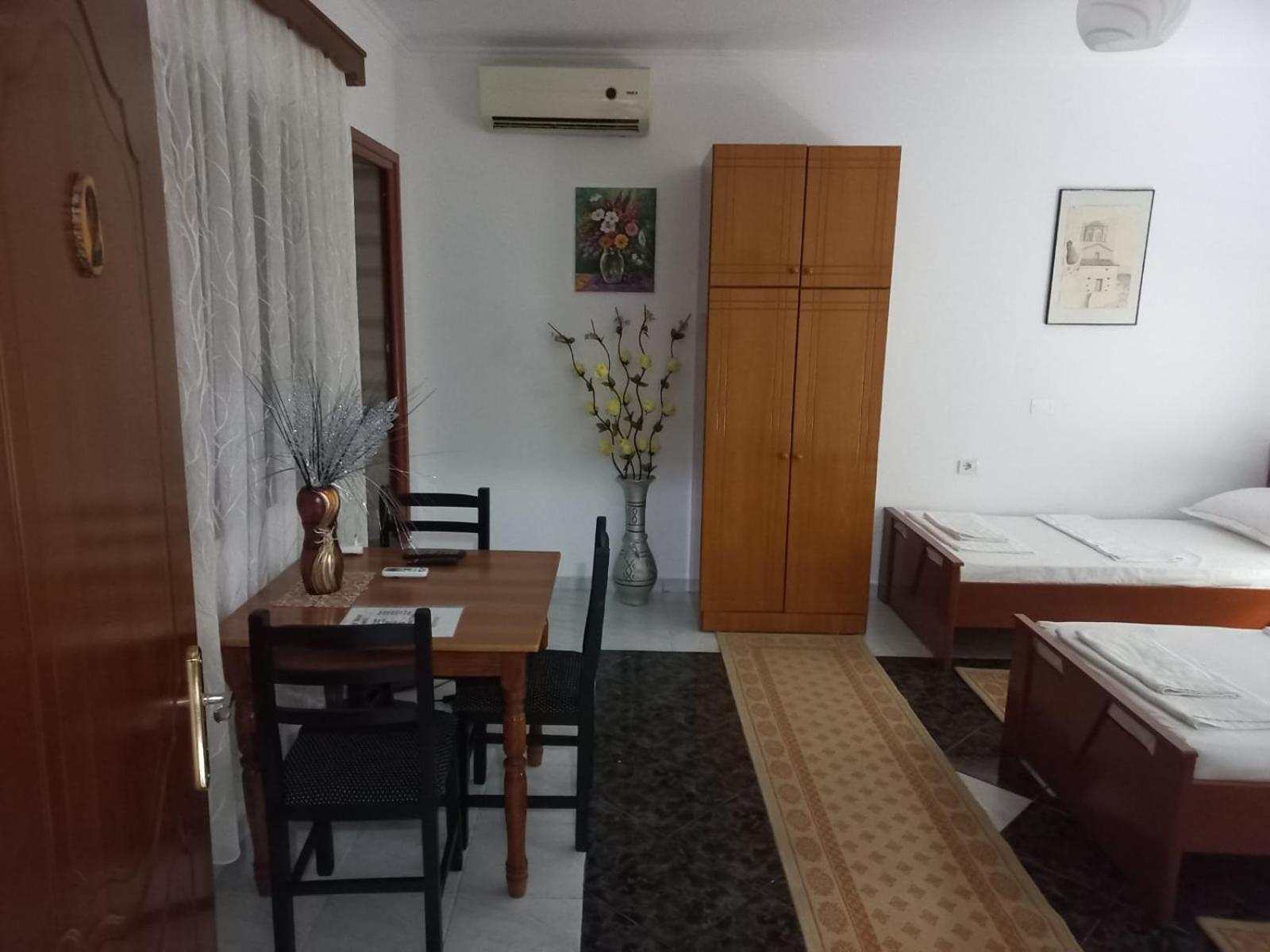 Guest House Bumbli Берат Стая снимка