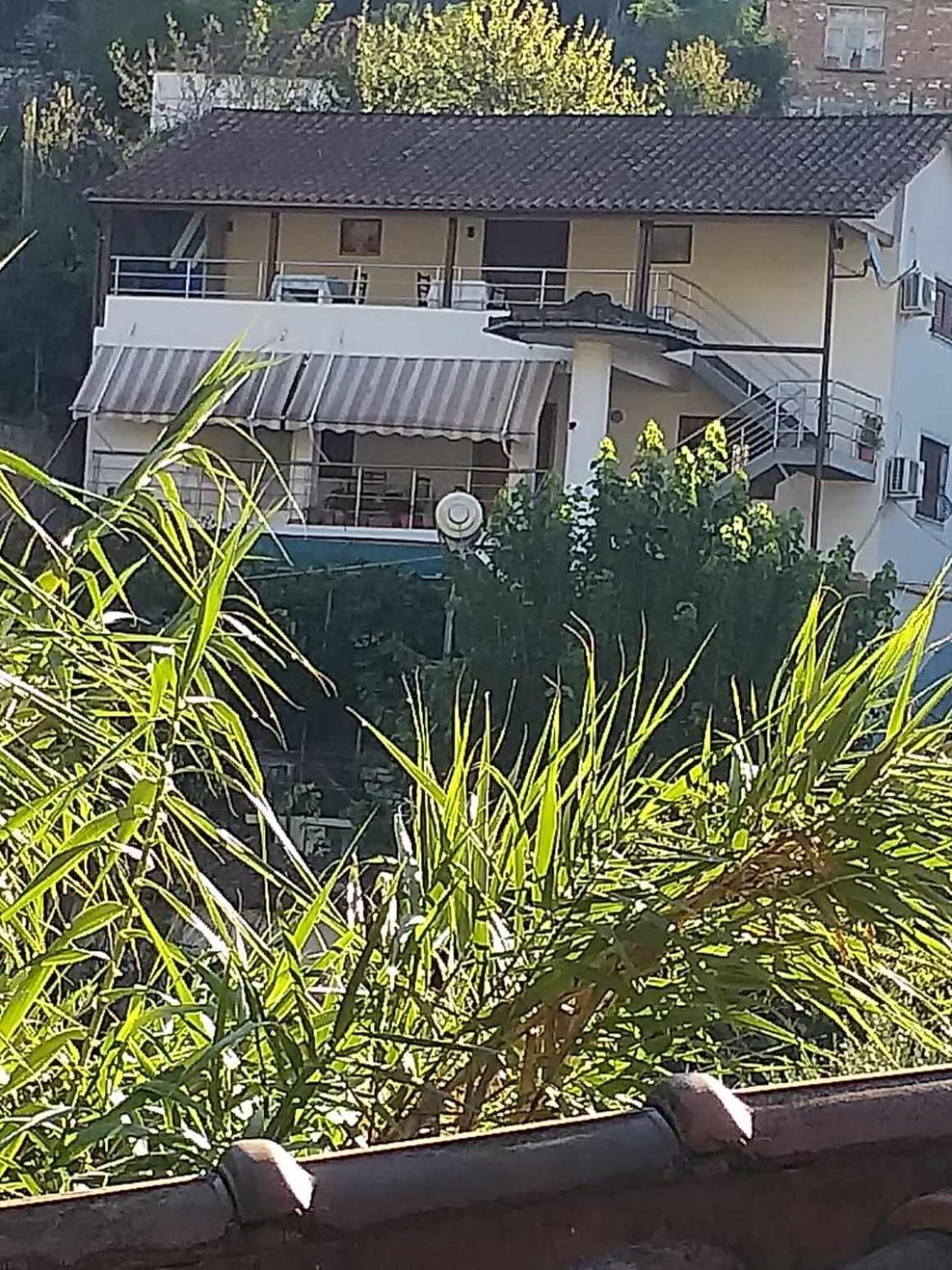 Guest House Bumbli Берат Екстериор снимка